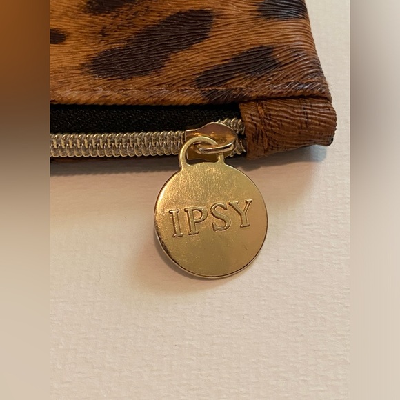 Ipsy Leopard & Orange Print Glam Bag 2022 - Picture 7 of 7
